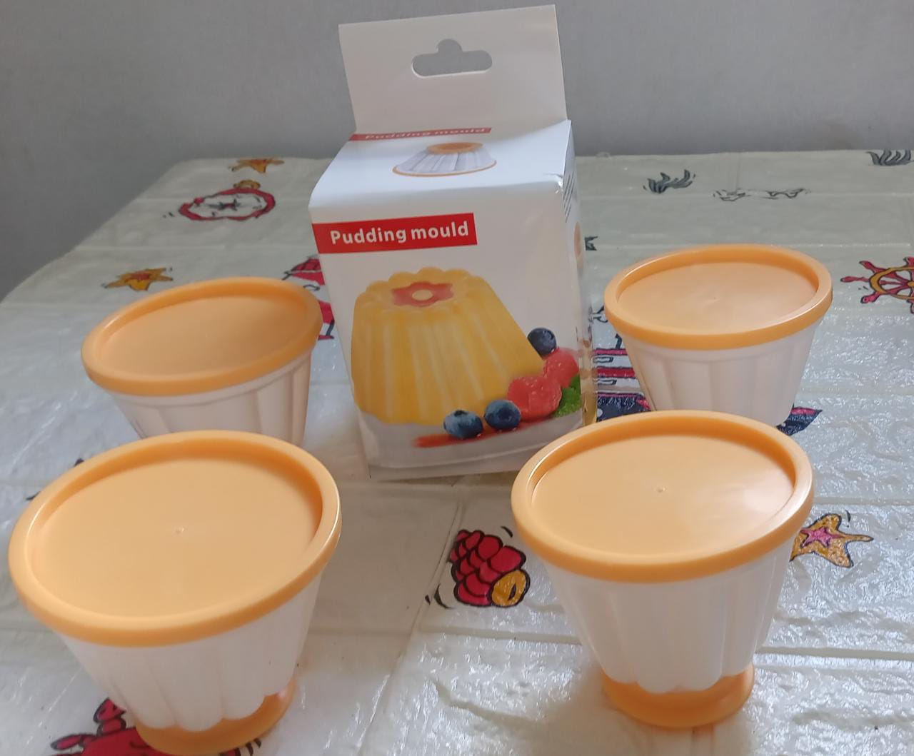 5971 Pudding Molds, Custard Mould, Mould for Jelly Ice creams, Set of 4 Cups with Lid